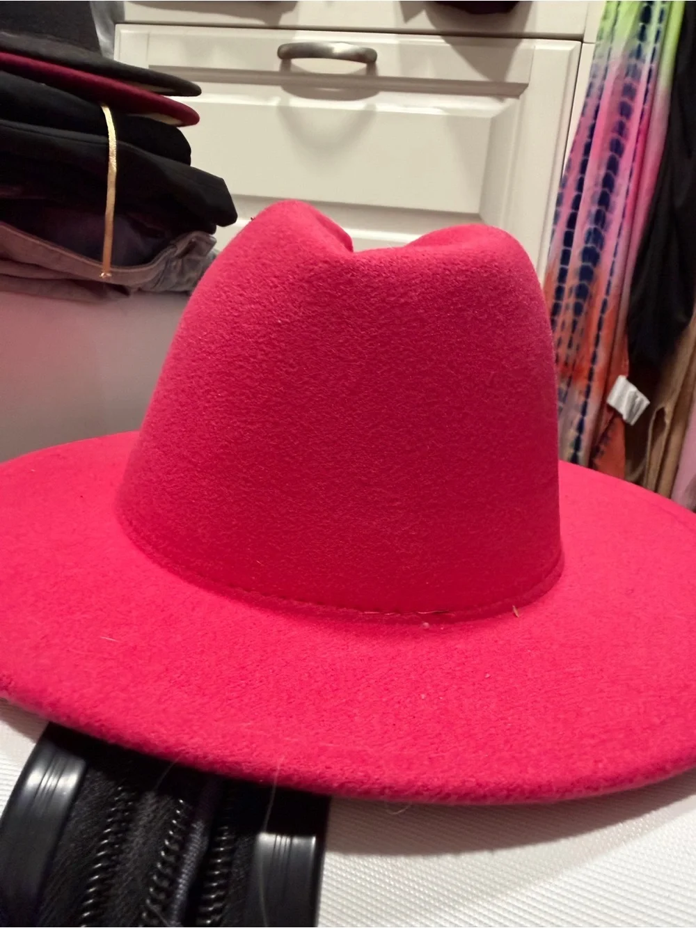 Women’s Fuchsia Felt Wide-Brim Fedora Hat
